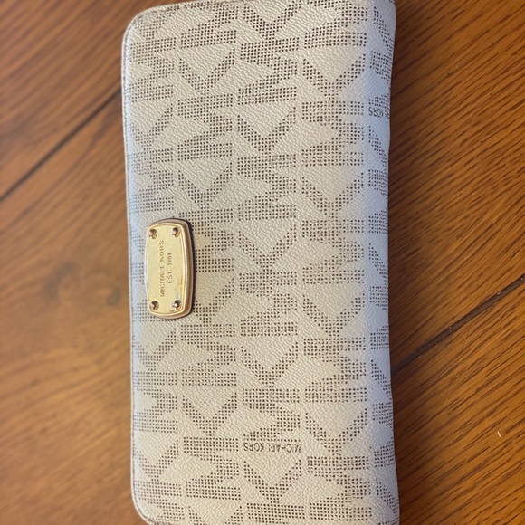 Michael Kors-White Monogram Wallet